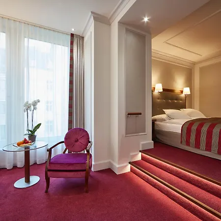 Schweizerhof Hotel 5*