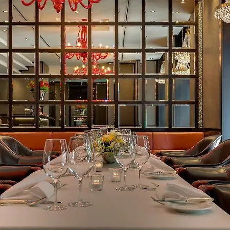 Schweizerhof Hotel 5*
