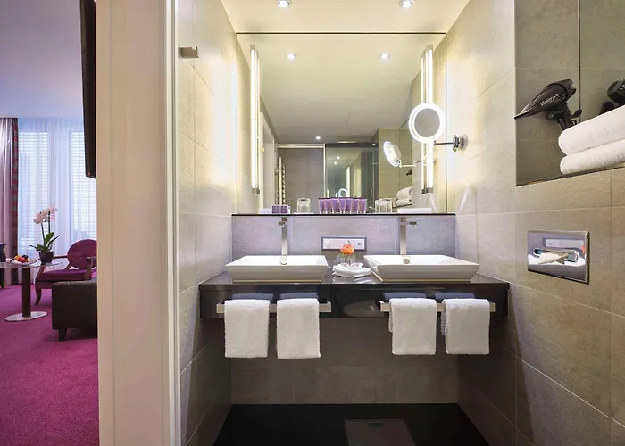 Schweizerhof Hotel 5*