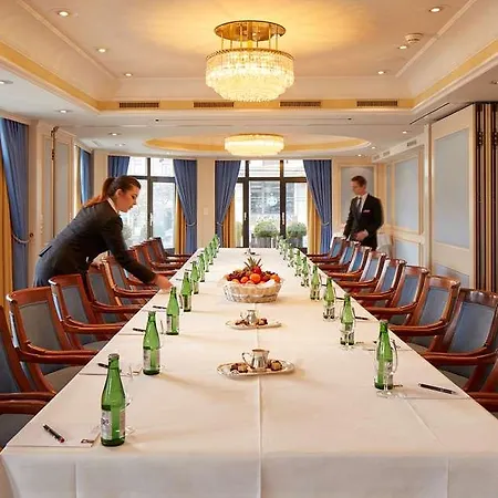 Schweizerhof Отель 5*