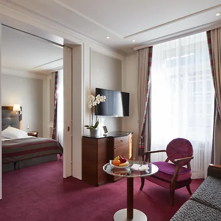 Schweizerhof Hotel 5*