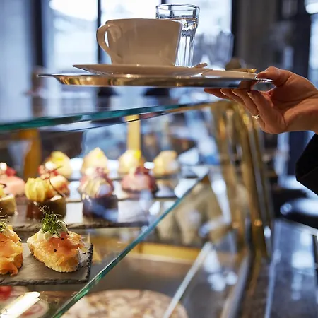 Hotel Schweizerhof 5*